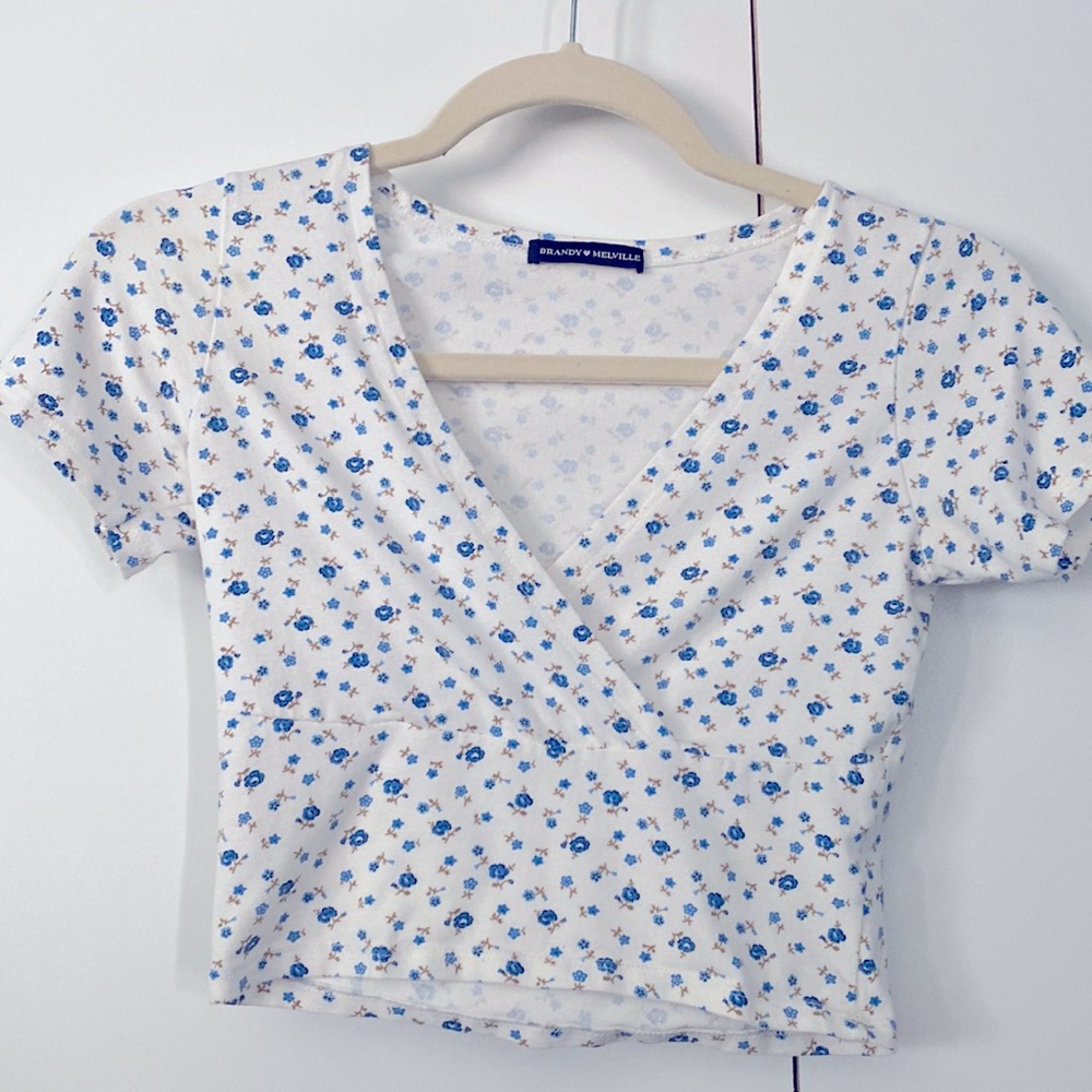 Brandy Melville classic mock cross Crop Tee, EUC. One Size